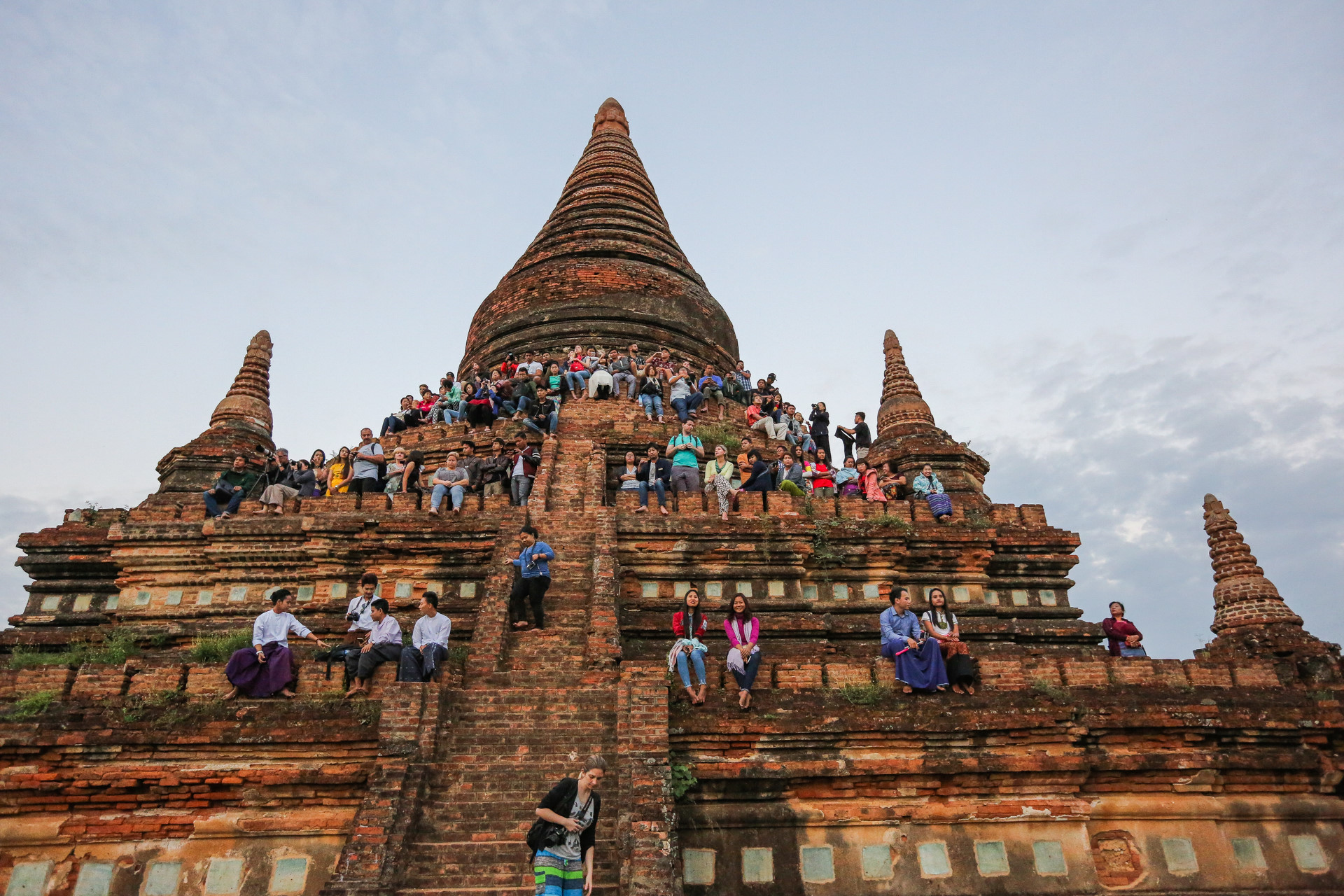 Hướng về miền đất Phật du xuân 2025