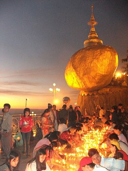 Huyền Thoại Tảng Đá Thiêng Ở Myanmar