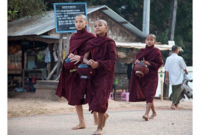 Những chia sẻ về tu viện ở Salay - Myanmar Phần 2 Những chia sẻ về tu viện ở Salay - Myanmar Phần 2
