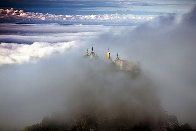 Tận hưởng khung cảnh mở ảo ở núi Popa của Myanmar Tận hưởng khung cảnh mở ảo ở núi Popa của Myanmar