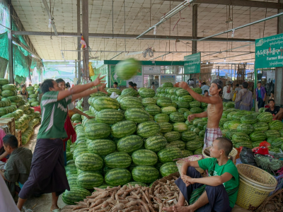 Top 5 khu chợ sầm uất nhất tại Yangon Top 5 khu chợ sầm uất nhất tại Yangon