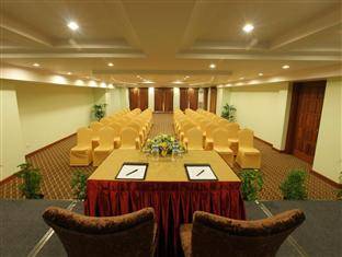 Khách sạn Best Western Green Hill Hotel 4****