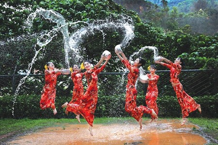 Thingyan, Myanmar - 1 trong 8 lễ hội nước độc đáo trên thế giới