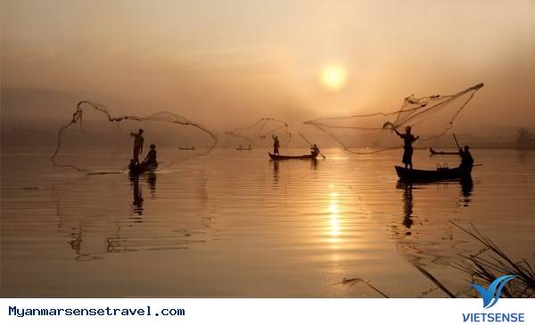 Những bức ảnh huyền ảo về đất phật Myanmar - Ảnh 10