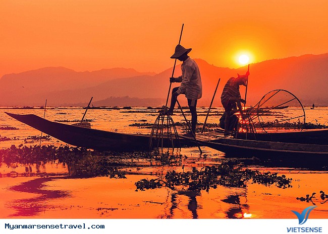 Lạc vào thế giới mộng ảo - hồ Inle của Myanmar - Ảnh 1 Lạc vào thế giới mộng ảo - hồ Inle của Myanmar - Ảnh 1