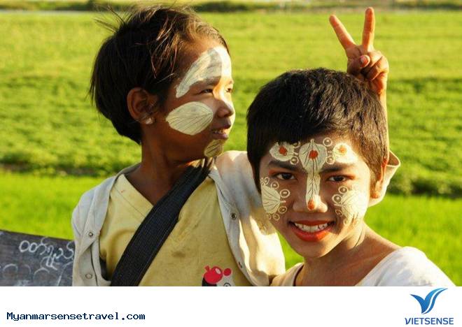 Da đen toàn thân nhưng vẫn bôi kem chống nắng