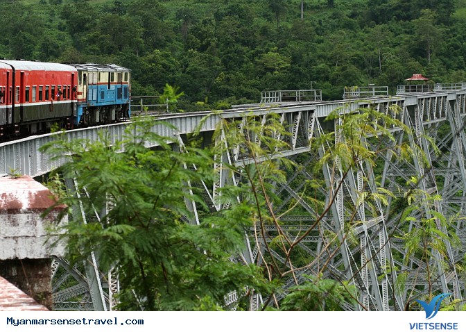 Đi qua cây cầu cao nhất Myanmar Đi qua cây cầu cao nhất Myanmar