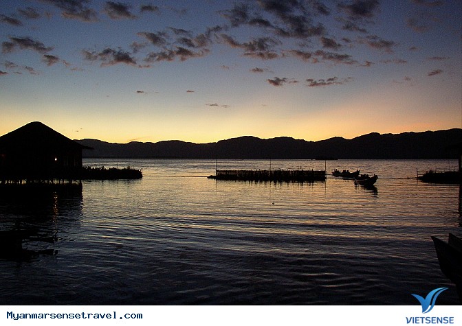 Cảnh sắc ngày và đêm đầy mê hoặc tại Myanmar - Ảnh 3 Cảnh sắc ngày và đêm đầy mê hoặc tại Myanmar - Ảnh 3