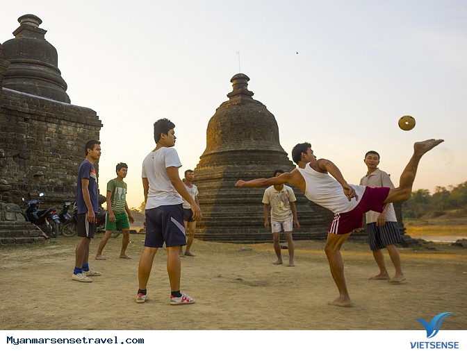 Chinlone - bóng đá đường phố đặc sắc tại Myanmar - Ảnh 1 Chinlone - bóng đá đường phố đặc sắc tại Myanmar - Ảnh 1