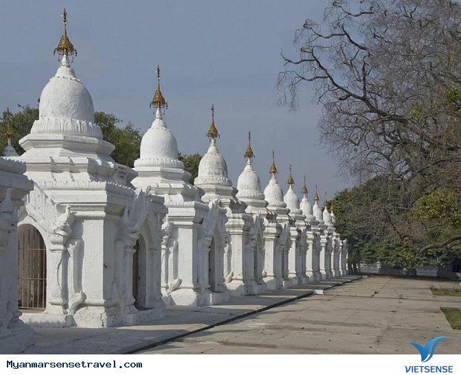 Đến chùa Kuthodaw khám phá Thánh điển Phật giáo - Ảnh 2