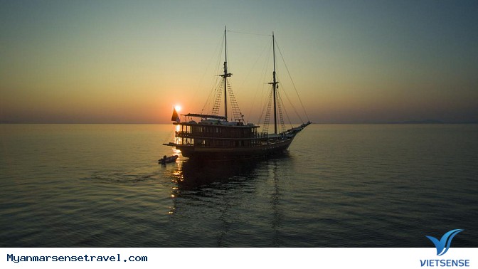 Cuộc sống trên tàu - Ảnh 1 Cuộc sống trên tàu - Ảnh 1