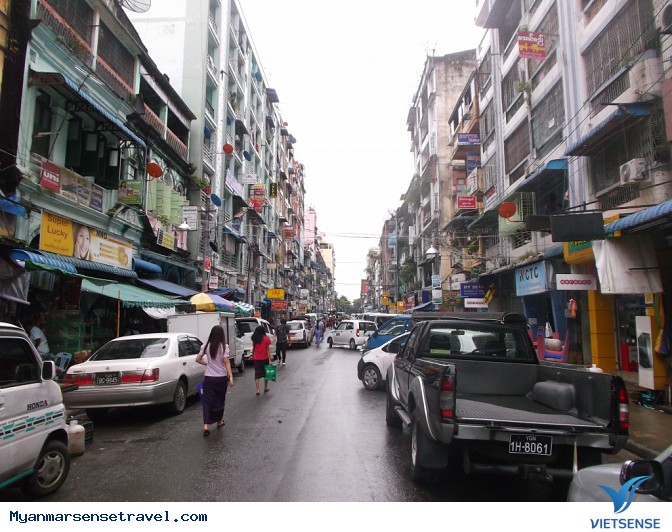 Cố đô Yangon: Ô tô, mặc váy và ăn trầu! - Ảnh 2