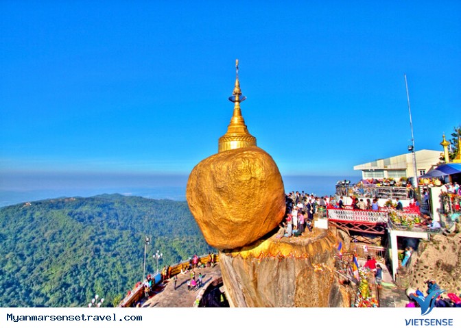 Chùa Núi Vàng - Golden Rock