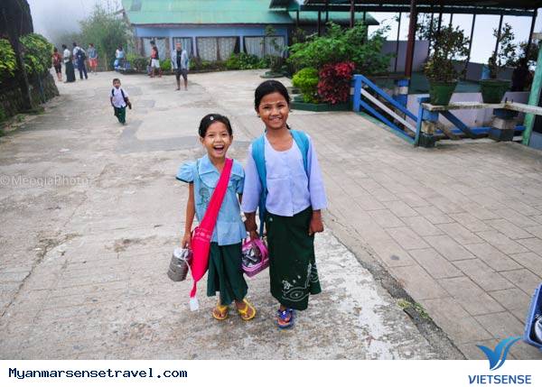 Ấn tượng những nụ cười thanaka