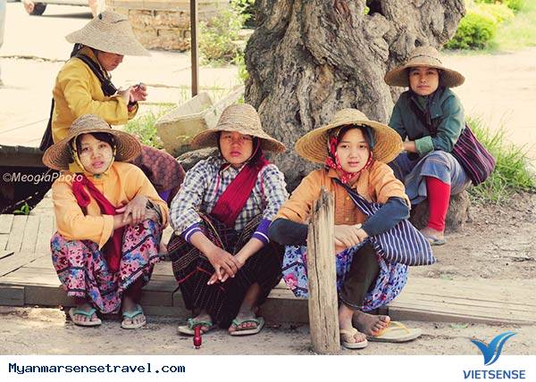 Ấn tượng những nụ cười thanaka