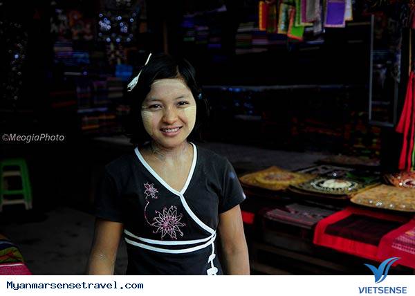 Ấn tượng những nụ cười thanaka