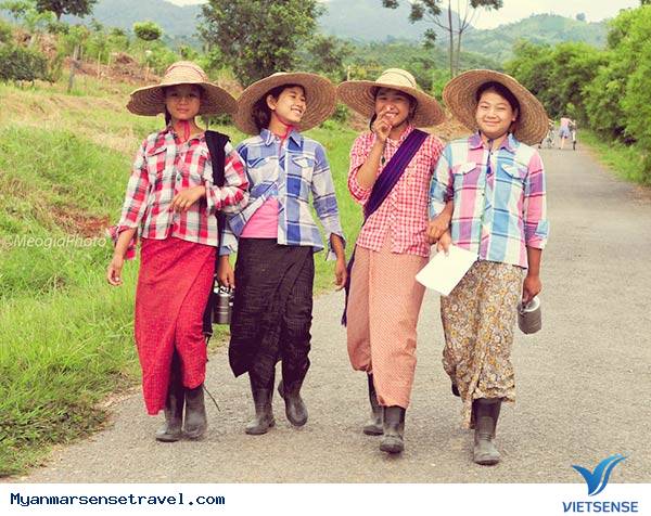 Ấn tượng những nụ cười thanaka