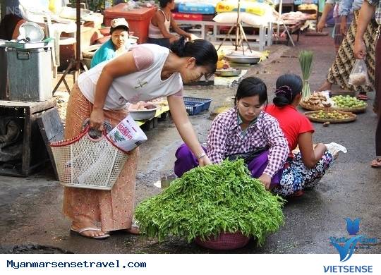 DẠO MỘT VÒNG CÁC KHU CHỢ LỀ ĐƯỜNG Ở YANGON, MYANMAR DẠO MỘT VÒNG CÁC KHU CHỢ LỀ ĐƯỜNG Ở YANGON, MYANMAR