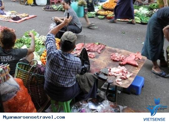 DẠO MỘT VÒNG CÁC KHU CHỢ LỀ ĐƯỜNG Ở YANGON, MYANMAR DẠO MỘT VÒNG CÁC KHU CHỢ LỀ ĐƯỜNG Ở YANGON, MYANMAR