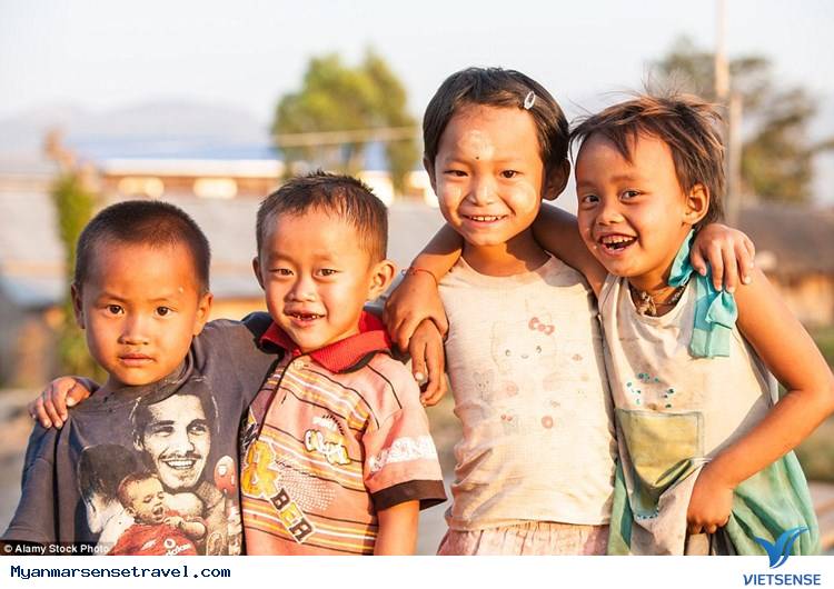 Đến Thăm Ngôi Làng Có 1000 Ngọn Tháp Cổ Ở Myanmar - Ảnh 7