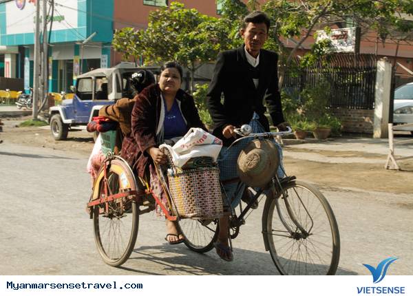 Độc Đáo Đi Chân Trần Viếng Chùa Myanmar Độc Đáo Đi Chân Trần Viếng Chùa Myanmar
