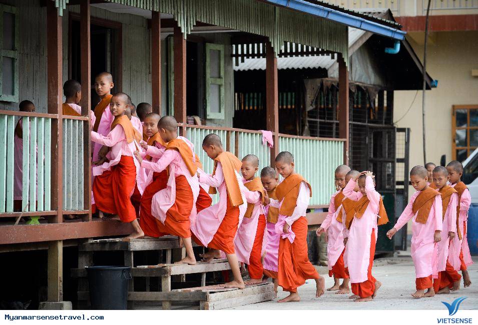 Sư sãi ở Myanmar đông hơn quân đội Sư sãi ở Myanmar đông hơn quân đội