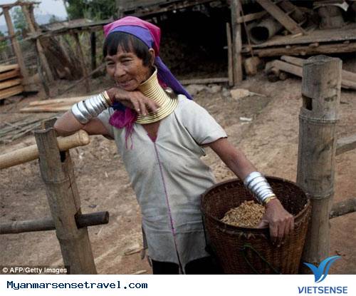 Những mỹ nhân cổ dài của bộ tộc Kayan Những mỹ nhân cổ dài của bộ tộc Kayan