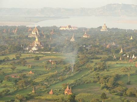 Vẻ đẹp huyền bí của bình nguyên có hơn 2000 ngôi đền Vẻ đẹp huyền bí của bình nguyên có hơn 2000 ngôi đền